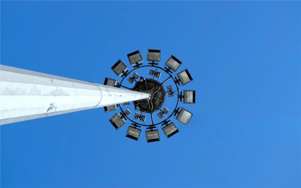 28 Meter Mining Area High Mast Lighting Tower suppliers